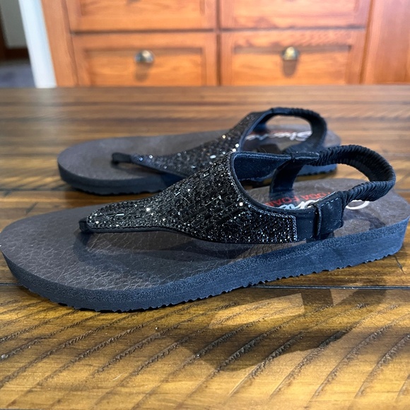 Skechers Yoga Foam new sequined sandals Size 6 - Picture 2 of 5
